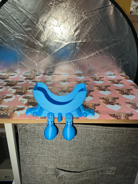 Scrub daddy holder with drainage